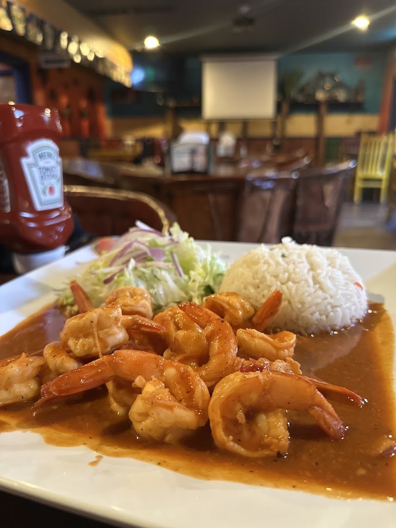 Casual dining room with lively Mexican seafood fare.